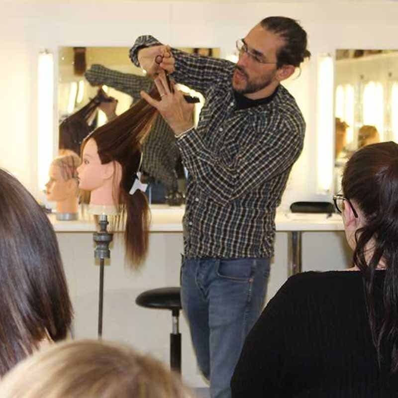 make-up tutors 11 - Brushstroke