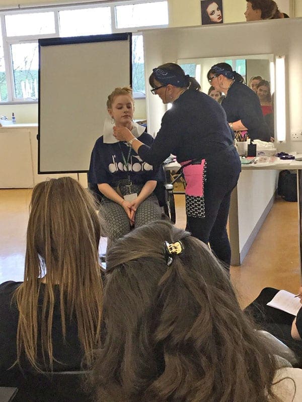 film make-up demonstration 3 - brushstroke