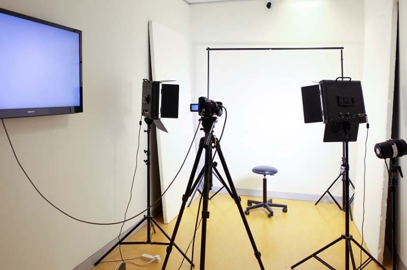 TV Room - Makeup Courses