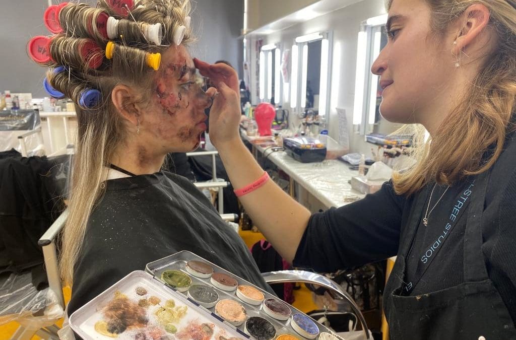 Halloween SFX Makeup: How the Professionals Build Wounds, Scars and Creatures