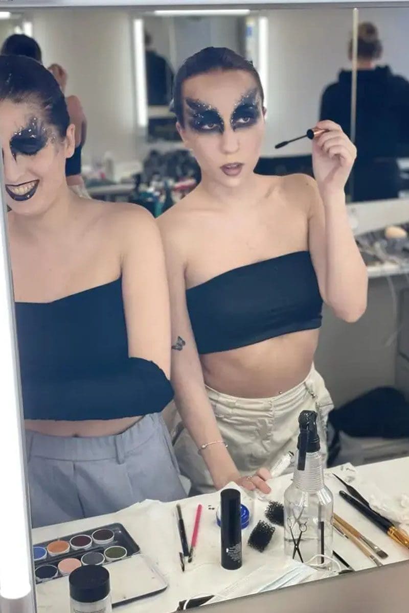Makeup Artisty Course Exhbit 4 Students with black swan makeup
